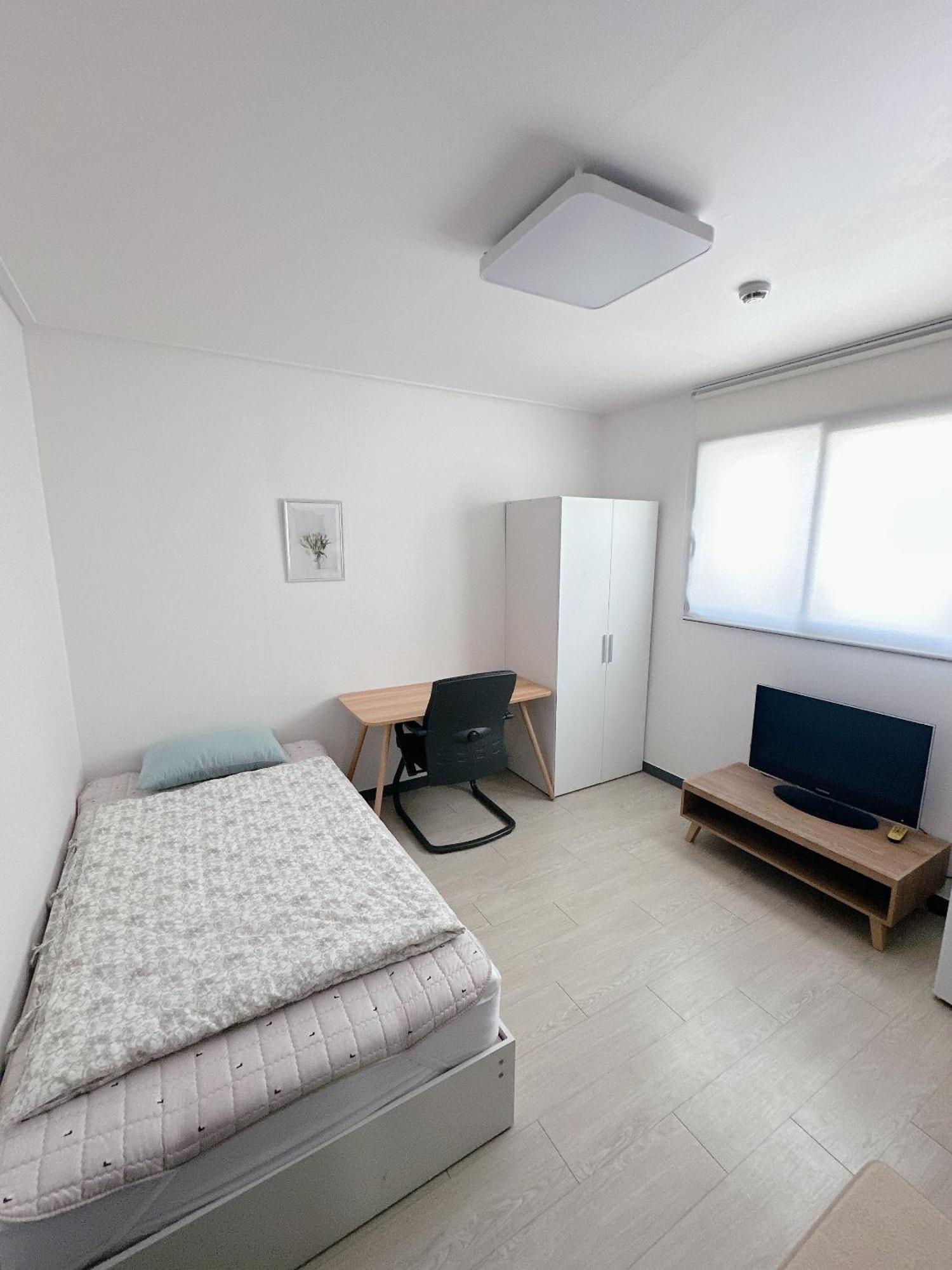 Yolo House Incheon Exterior foto